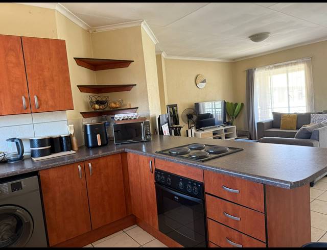 2 BEDROOM APARTMENT FOR SALE IN RUSTENBURG CENTRAL